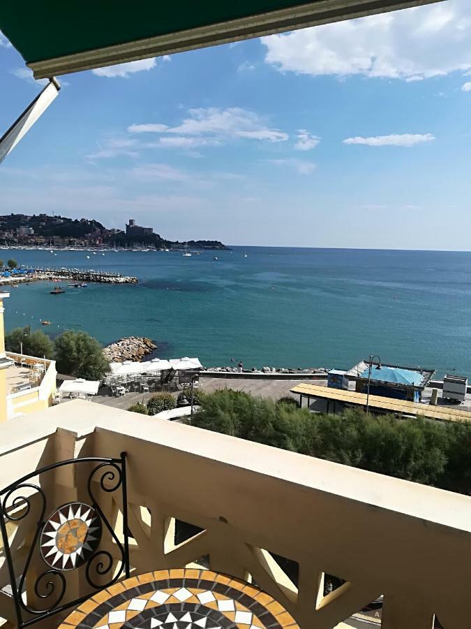 Il Faro Dei Poeti Apartment Lerici Exterior photo