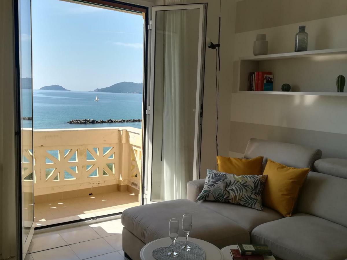 Il Faro Dei Poeti Apartment Lerici Exterior photo