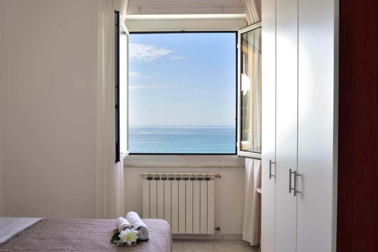 Il Faro Dei Poeti Apartment Lerici Exterior photo