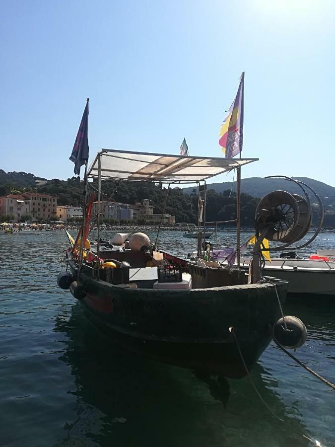 Il Faro Dei Poeti Apartment Lerici Exterior photo