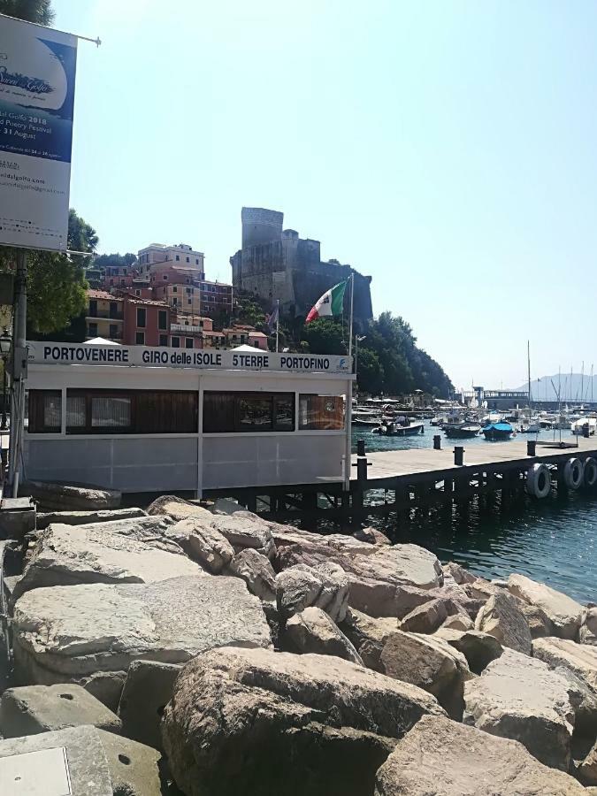 Il Faro Dei Poeti Apartment Lerici Exterior photo