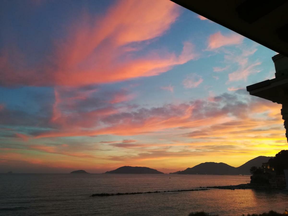Il Faro Dei Poeti Apartment Lerici Exterior photo